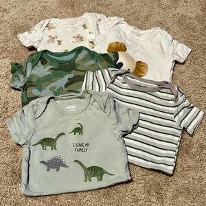 Set of (5) 3-6 month Carters onesies